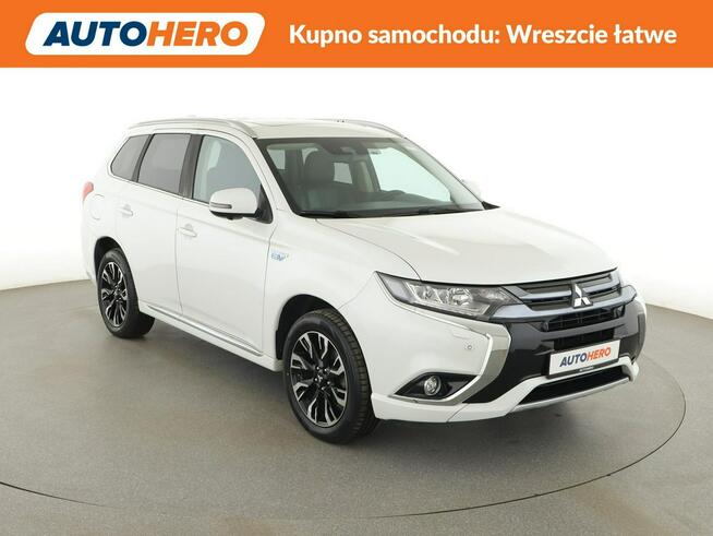 Mitsubishi Outlander PHEV 4x4 skopra full LED navi klima auto szyberdach kamera 360