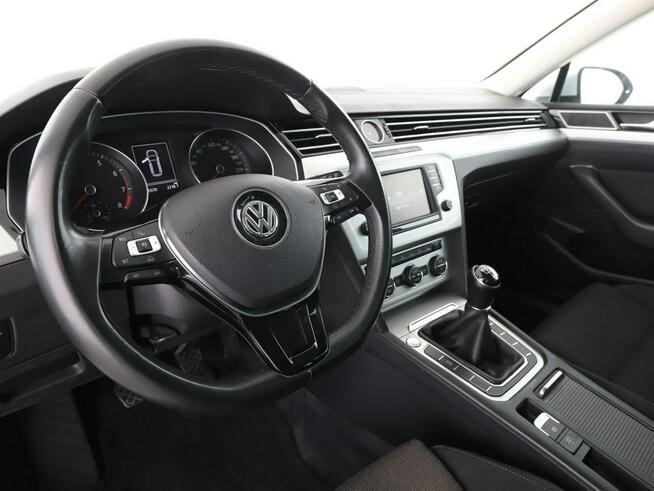 Volkswagen Passat Comfortline 150KM navi PDC grzane fotele ACC climatronic