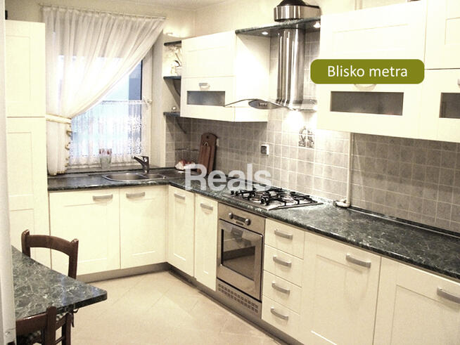 Trzypoziomowe w apartamentowcu