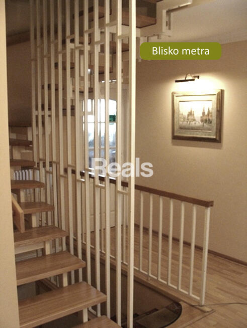 Trzypoziomowe w apartamentowcu