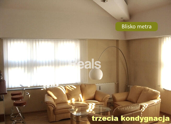 Trzypoziomowe w apartamentowcu