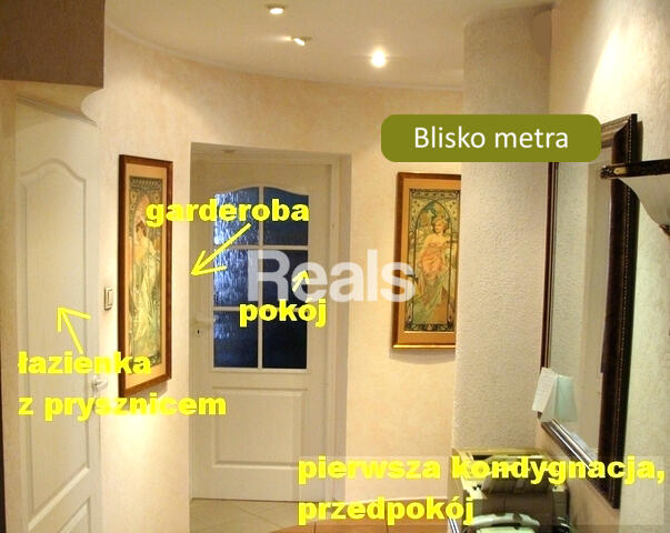 Trzypoziomowe w apartamentowcu