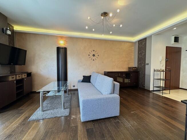 Uznamska | Mieszkanie przy cichej ulicy