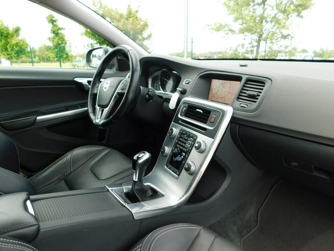Volvo V60 z Gwarancją BLiS LCD Zegary Skóra Fotele Profilowane
