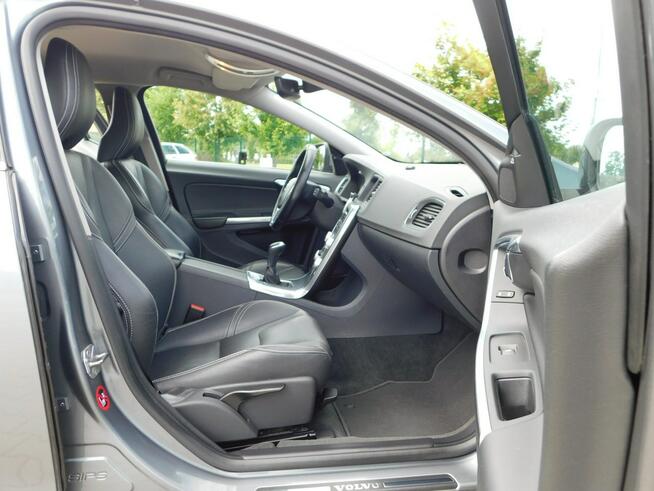 Volvo V60 z Gwarancją BLiS LCD Zegary Skóra Fotele Profilowane