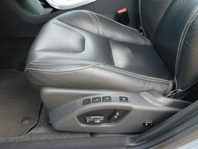 Volvo V60 z Gwarancją BLiS LCD Zegary Skóra Fotele Profilowane