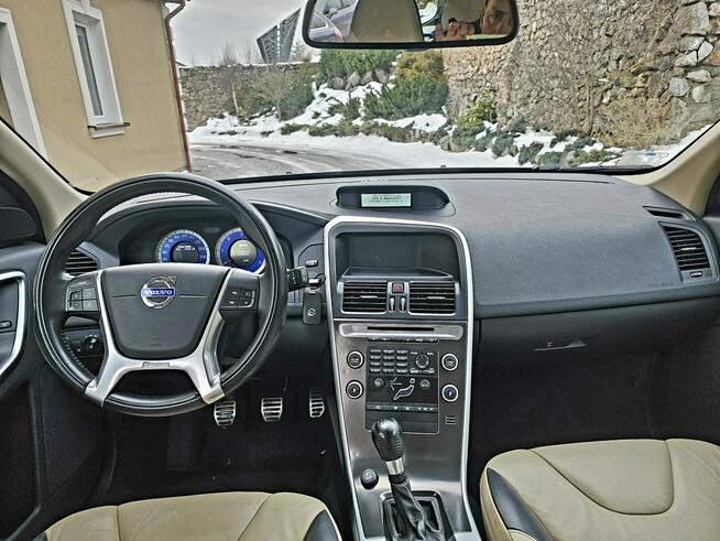 Volvo XC 60 163 KM R-Design Piękny