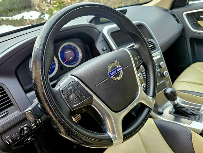 Volvo XC 60 163 KM R-Design Piękny
