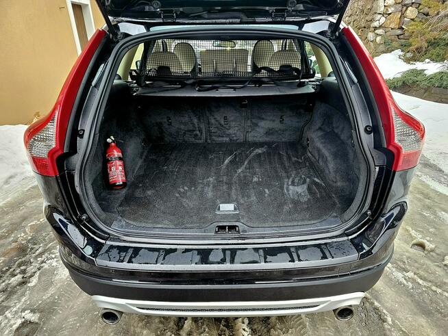 Volvo XC 60 163 KM R-Design Piękny