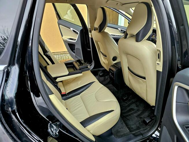 Volvo XC 60 163 KM R-Design Piękny
