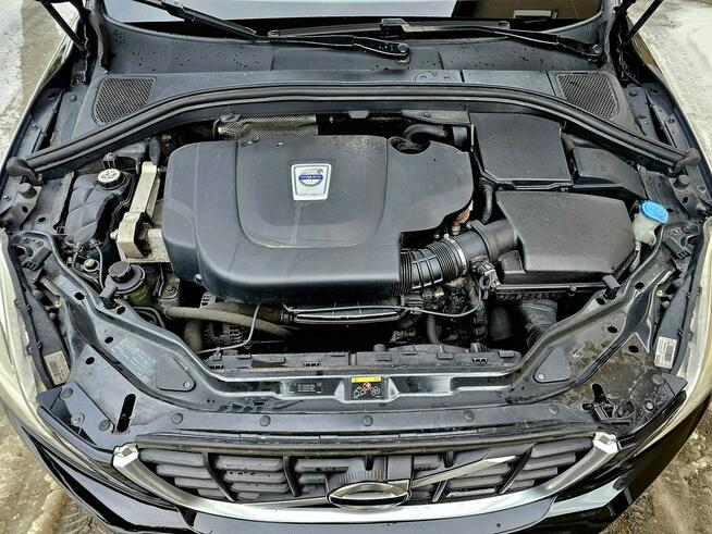 Volvo XC 60 163 KM R-Design Piękny
