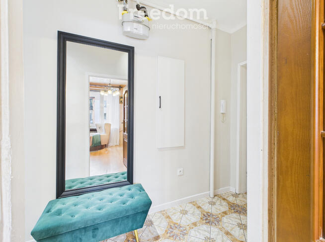 Klimatyczne mieszkanie z balkonem na 1. piętrze