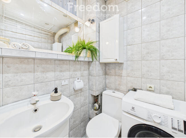 Klimatyczne mieszkanie z balkonem na 1. piętrze