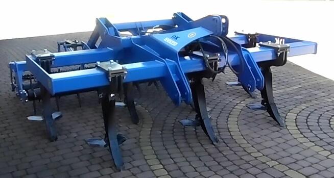 Pług dłutowy bezorkowy mulczujący M- CENTAUR firmy DZIEKAN