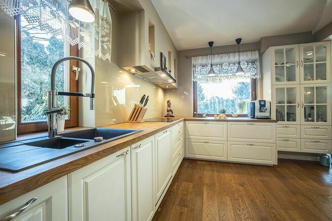 Elegacki dom na Złotnie- spokojna i cicha ulica