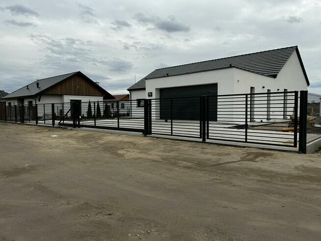 Ogrodzenia nagrobki bramy