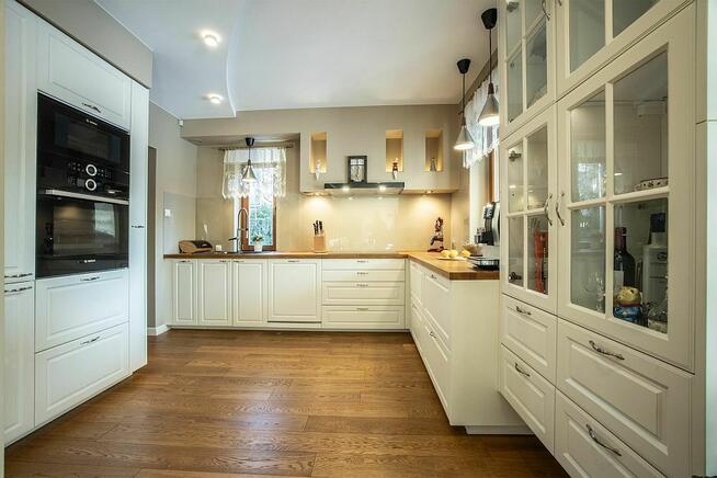 Elegacki dom na Złotnie- spokojna i cicha ulica