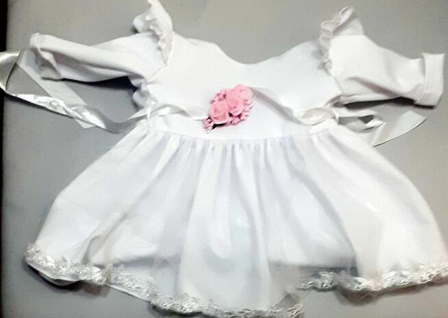 Mam do sprzedania komplet do chrztu świętego dla dziewczynki