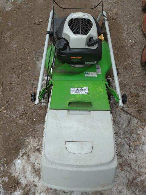 Sprzedam dwie kosiarki(BEZ NAPEDU)