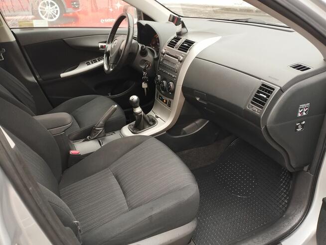 Toyota Corolla 1.6 benzyna