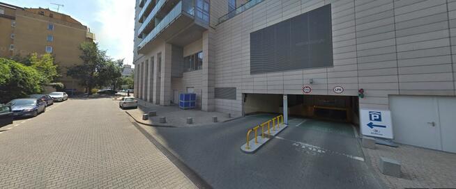 Platinum Towers, Grzybowska 61 – miejsce postojowe/garaż do