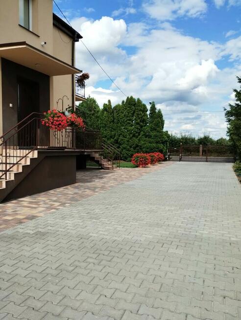 NOWOCZESNE GOSPODARSTWO O POW. 1,3 HA Z MŁODYM SADEM-MĄKOLNO