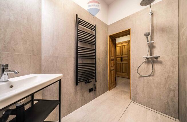 Lokal odrestaurowany 4 biura kamienica Wilda