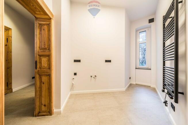 Lokal odrestaurowany 4 biura kamienica Wilda