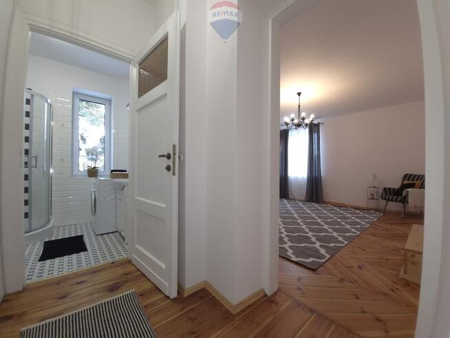 Klimatyczne mieszkanie w willi w Milanówku