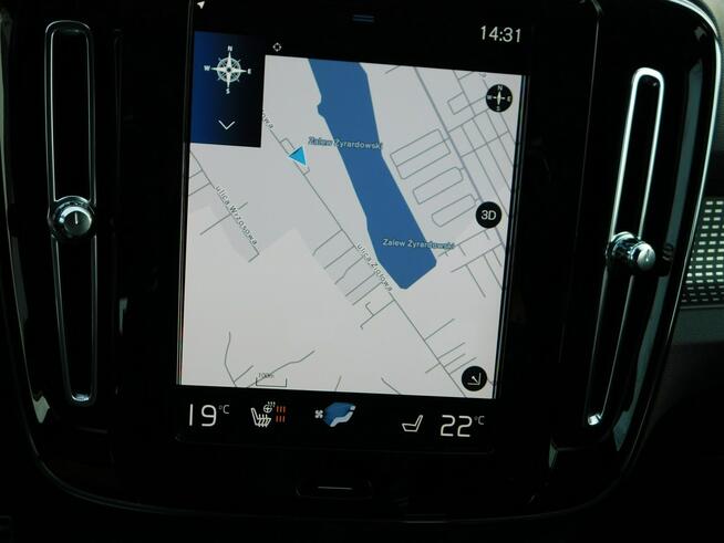 Volvo XC 40 2.0T R-Design z Gwarancją Model 2022r