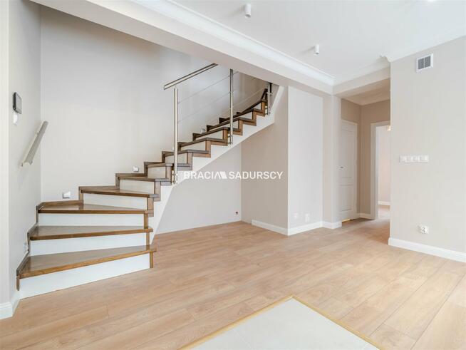 Dom Kraków Dębniki, Tyniec, Wielkanocna