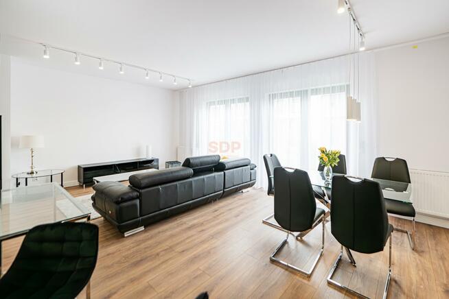 Dom Bielany Wrocławskie, Teatralna