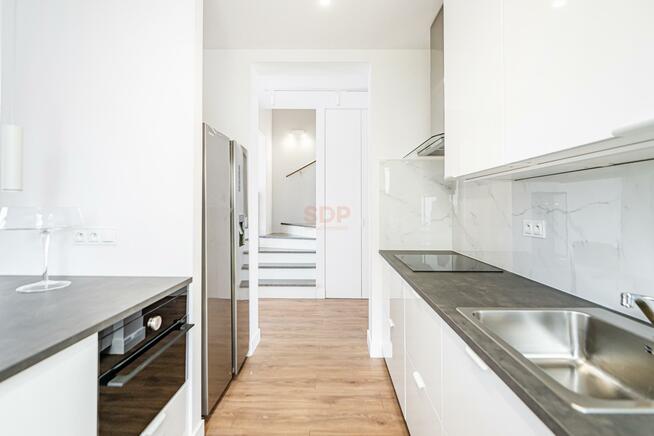 Dom Bielany Wrocławskie, Teatralna