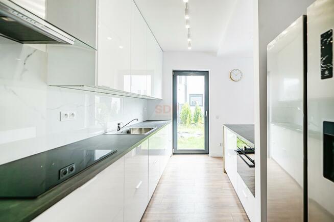 Dom Bielany Wrocławskie, Teatralna