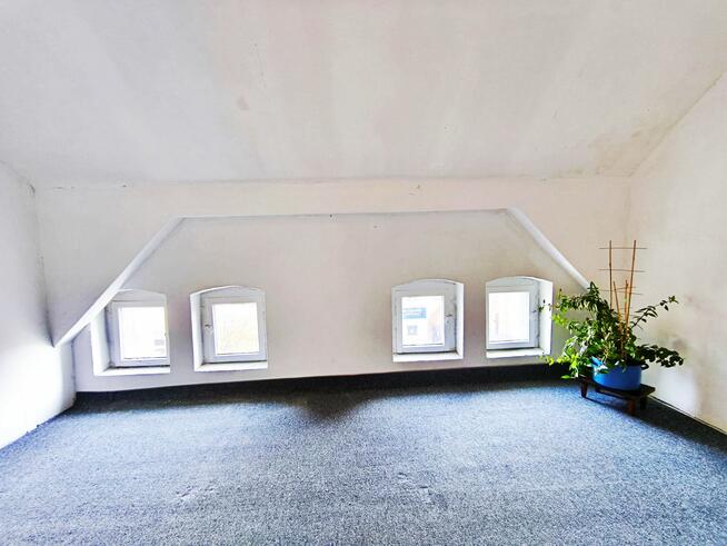 w kamienicy w centrum Olsztynka