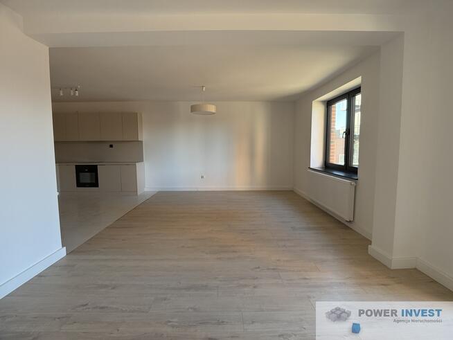 47,49 m², zlokalizowane na pierwszym piętrze