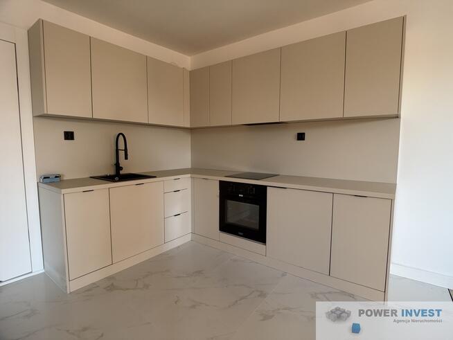 47,49 m², zlokalizowane na pierwszym piętrze