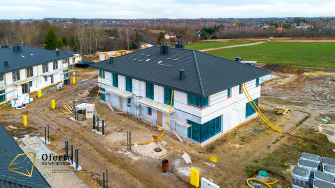 Dom Lublin Szerokie, Ustronna