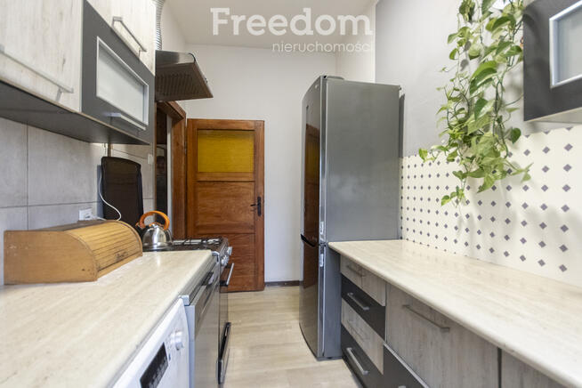 Trzy pokoje w centrum, lecz w spokojnym miejscu.