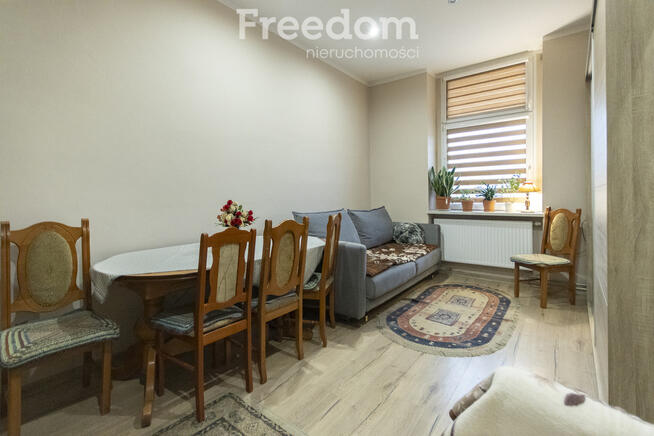 Trzy pokoje w centrum, lecz w spokojnym miejscu.