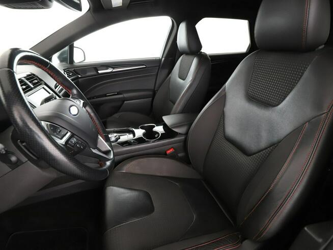 Ford Mondeo automat full LED virtual cocpit navi klima auto grzane fotele hak