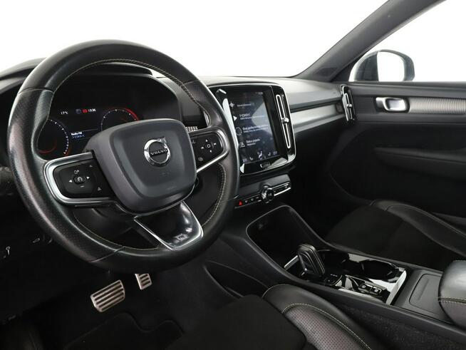 Volvo XC 40 R-Design, Automat, Panorama, Kamera, Navi, Podg.fotele