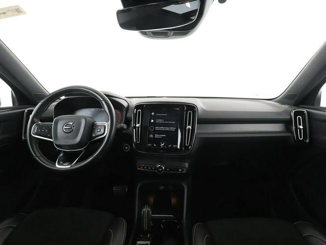 Volvo XC 40 R-Design, Automat, Panorama, Kamera, Navi, Podg.fotele