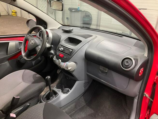 Toyota Aygo 5 drzwi, niski przebieg, klimatyzacja, isofix, nowe opony zimowe