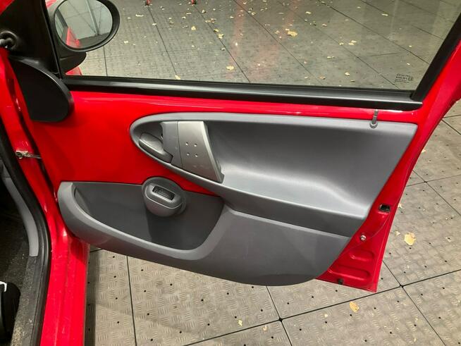 Toyota Aygo 5 drzwi, niski przebieg, klimatyzacja, isofix, nowe opony zimowe