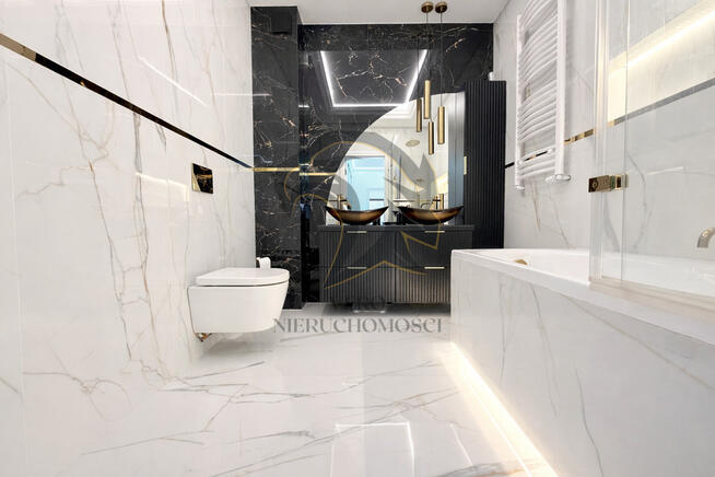 Jej Wysokość Matka i Mała Księżniczka.