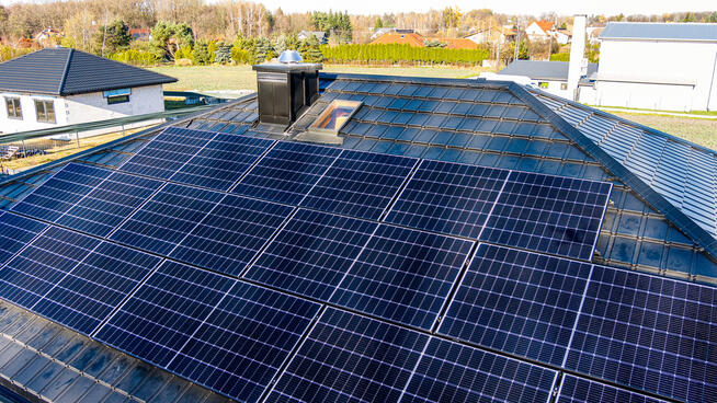 Nowoczesny parterowy dom .