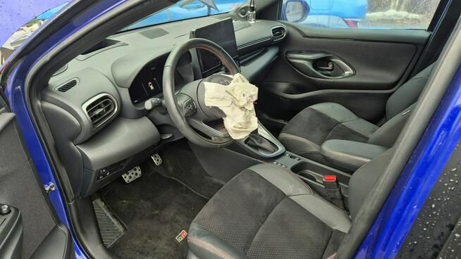 Toyota Yaris 1.5 GR SPORT 130KM Hybryda Alu 18 Skóra grzana kierownica