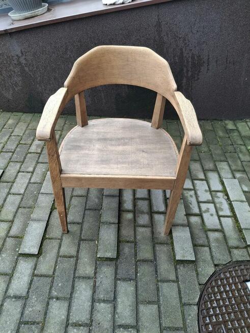 Krzesła drewniane gięte