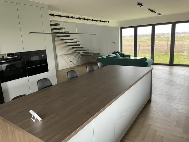 Dom z garażem do zamieszkania